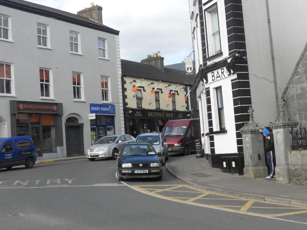 Leitrim Inn Carrick-on-Shannon Exterior photo